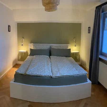 Apartment Kaffee, Klima, Klappsessel - Zentrale Fuer 5 Gaeste, Naehe Bahnhof *